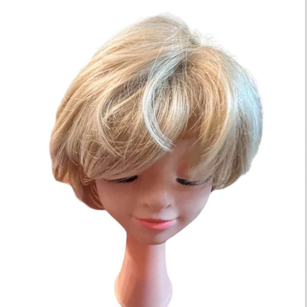 Fashion Wig Blonde Short Puxie NWT GAB2306